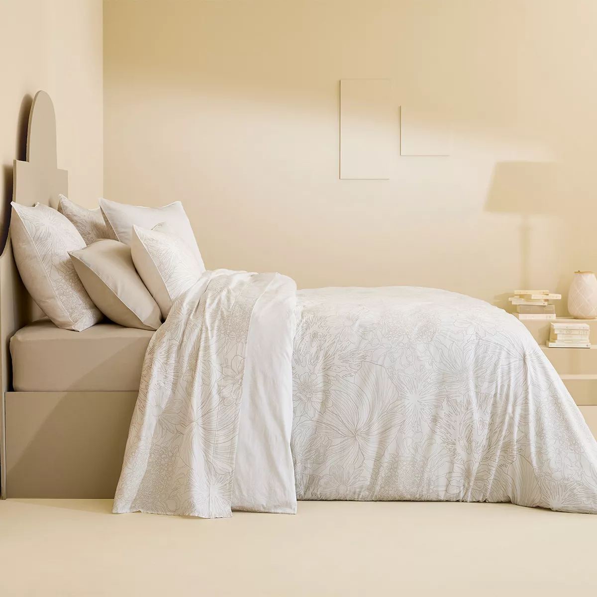 Bed set cotton sateen printed beige white Flower power white