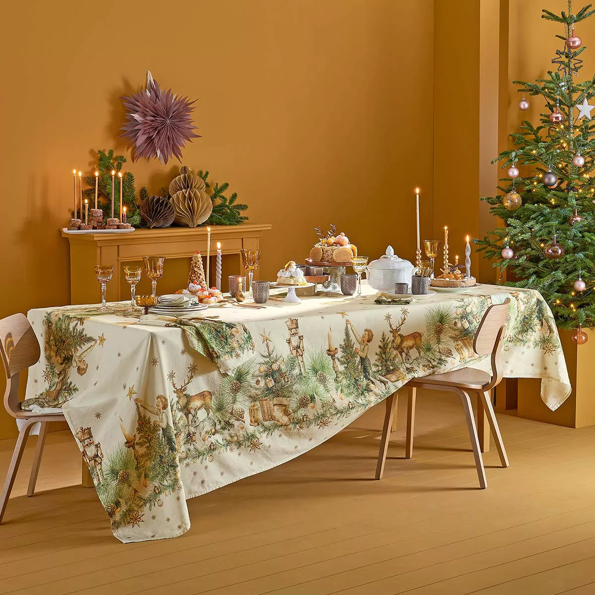 Tablecloth linen & cotton prewashed 150 gsm printed beige green Noel vintage dore