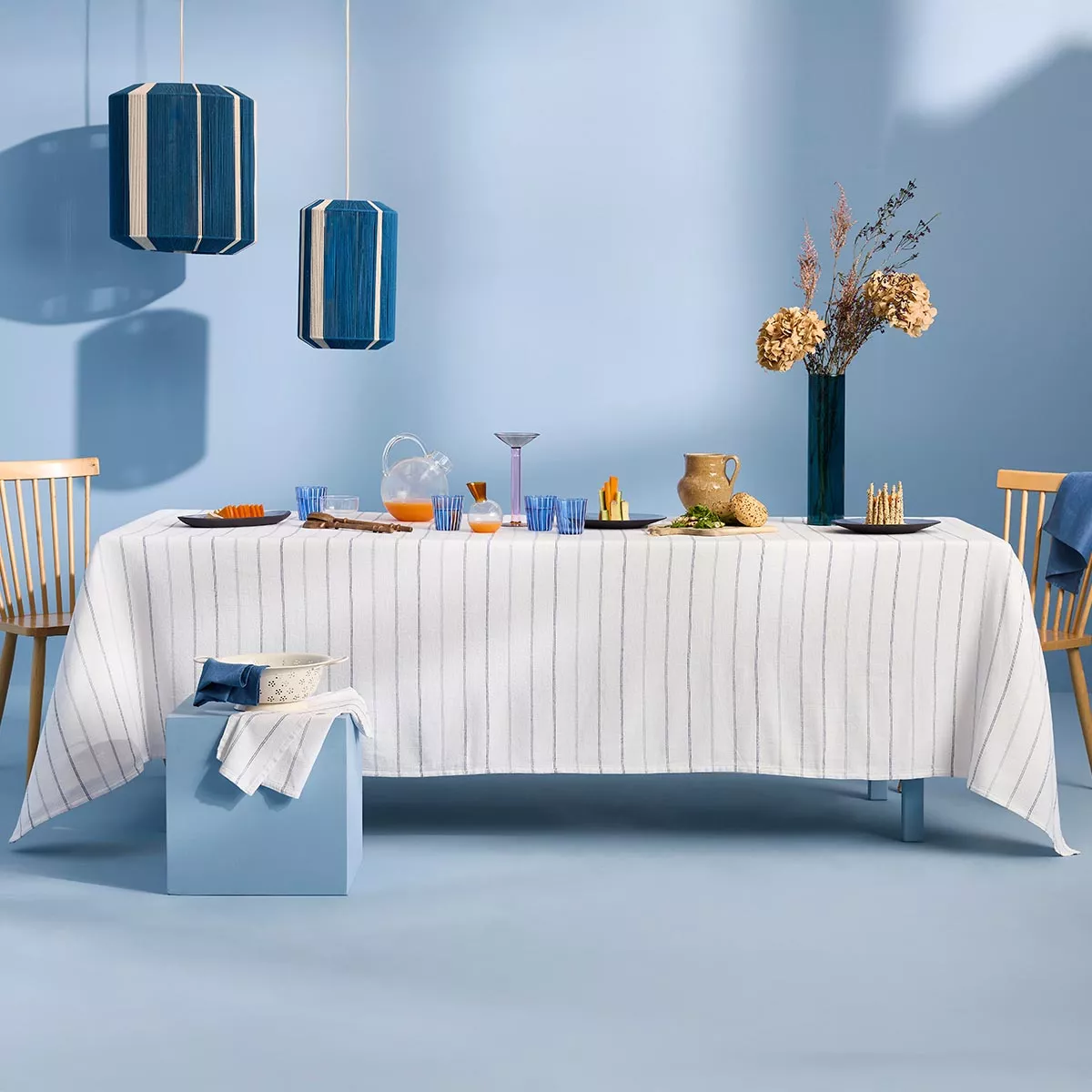 Table linen set 100% cotton prewashed jacquard pattern blue white Rimini blu