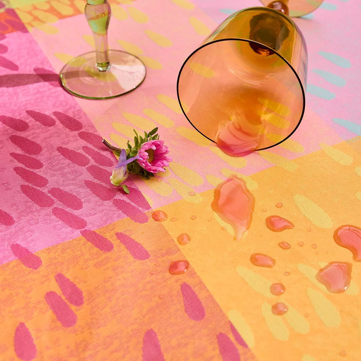 Tablecloth 100% cotton coated 220 gsm jacquard pattern green pink Mille sources berlingot