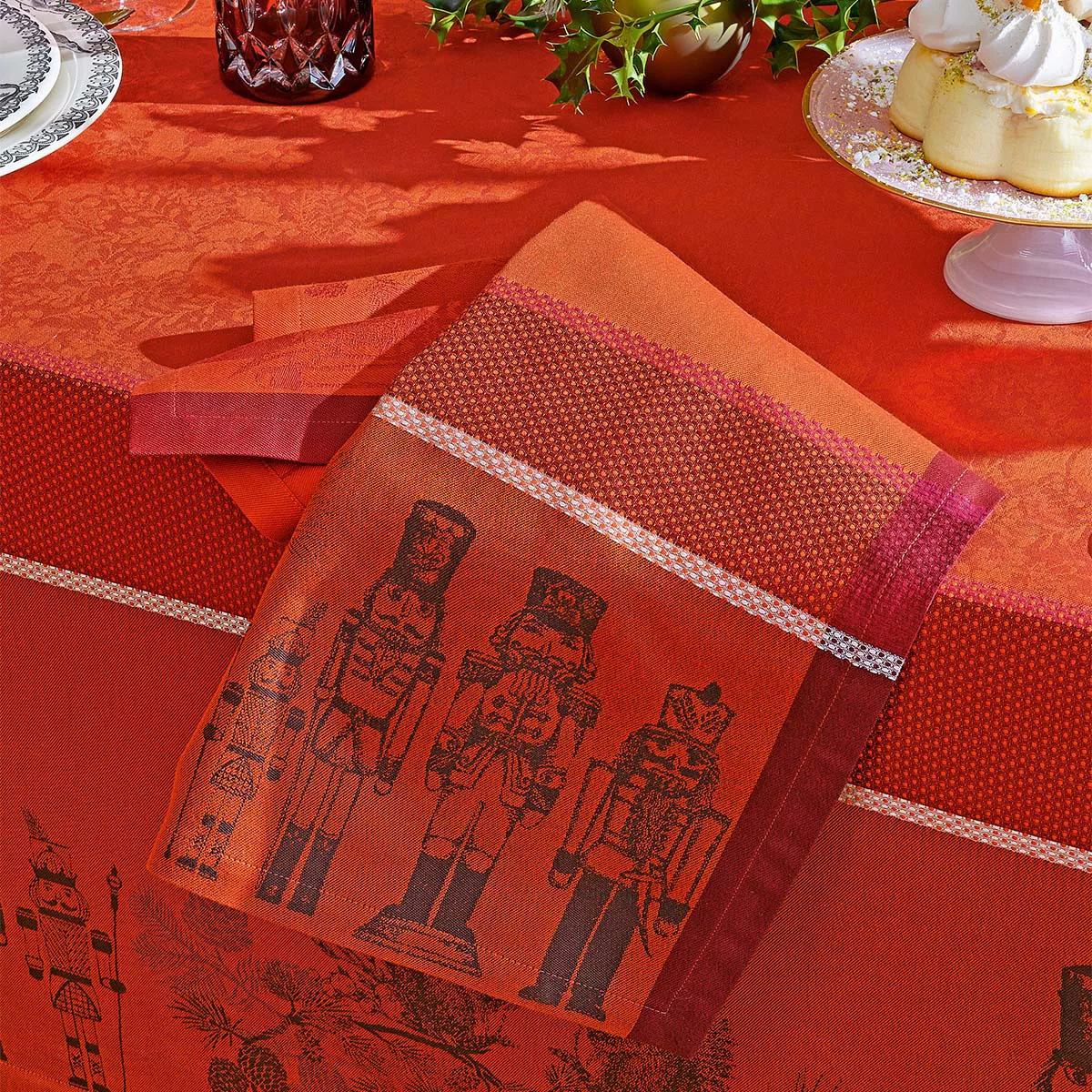 Napkin 100% cotton jacquard pattern red Casse noisettes rouge festif