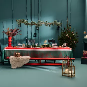 Tablecloth 100% cotton stain repellent 220 gsm jacquard pattern green red Noel magique houx