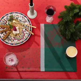 Table set 100% cotton stain repellent 220 gsm jacquard pattern green red Noel magique houx