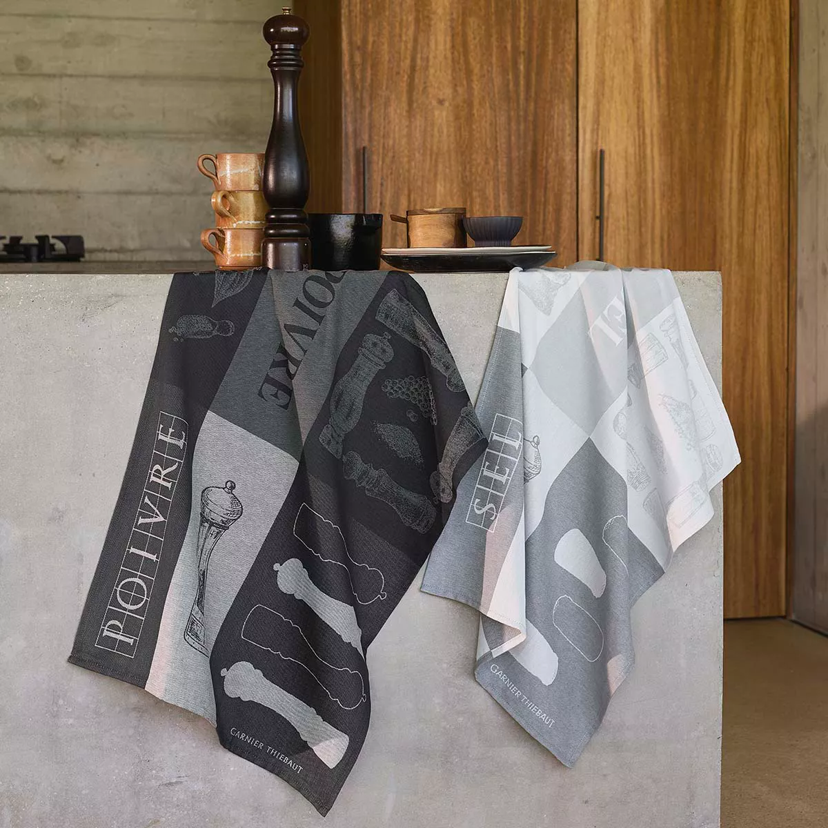 Kitchen towel 100% cotton jacquard pattern white black Les poivrieres charbon